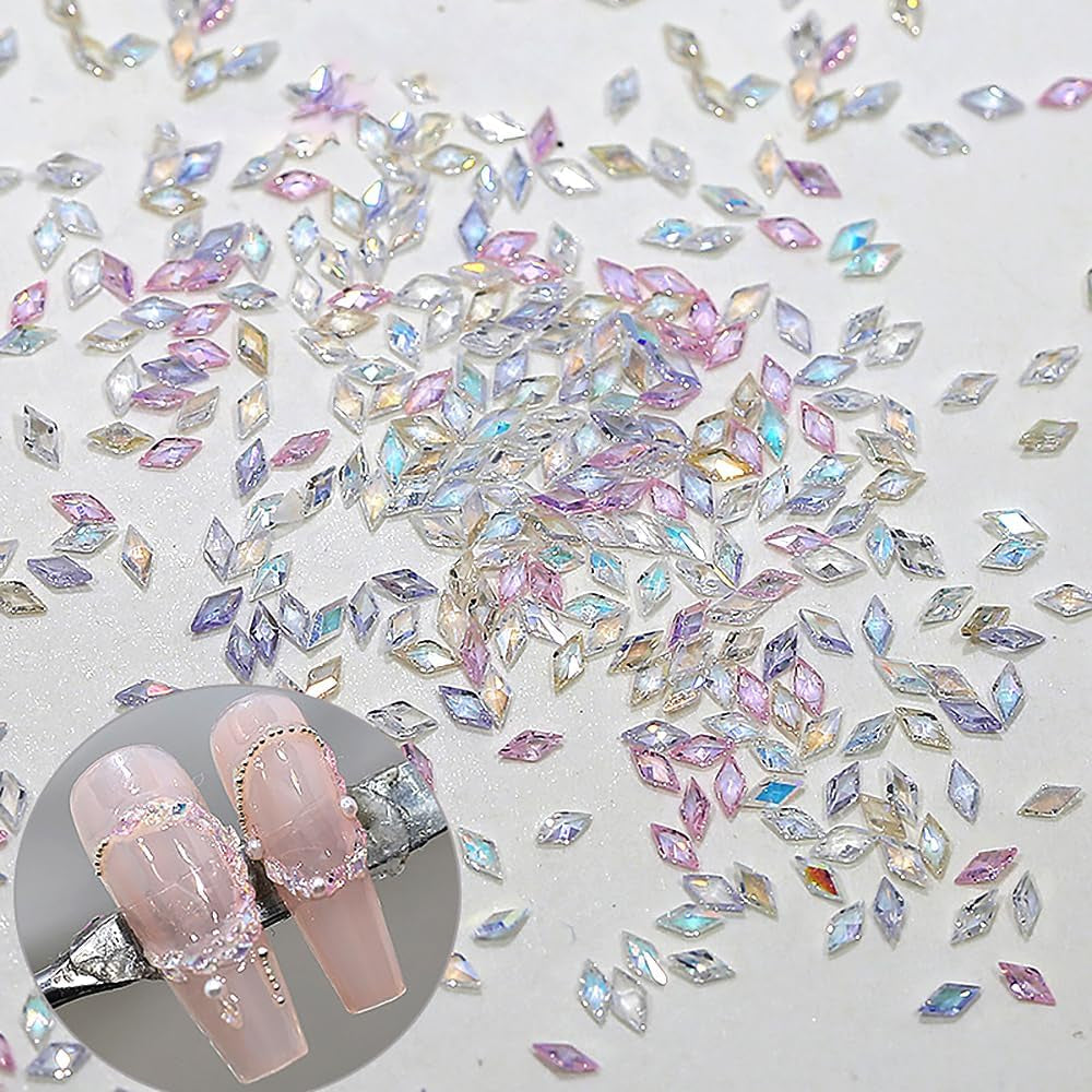 50 Stück kleine Zirkonia-Rhombus-Glitzer-Nagelsteine, Schlüsselanhänger, gemischte Farben, funkelnde Strasssteine, Nagelanhänger, Mini-Rhombus-Nagelkristalle, Diamantnägel, Strasssteine, Nagelanhänger, Nagelzubehör, Nagelkunst