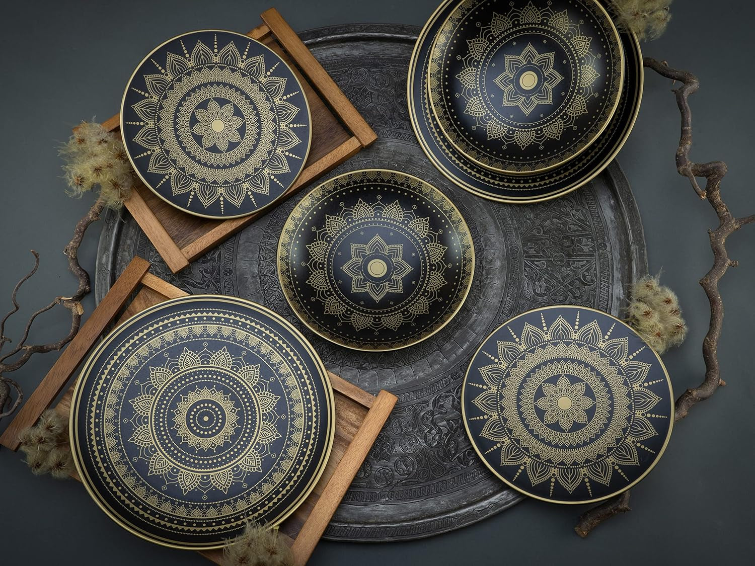 CreaTable, 23588, Serie MANDALA GOLD – Schwarz, 12-teiliges Geschirrset, Tellerset aus Porzellan, spülmaschinen- und mikrowellenfest, hochwertige Herstellung