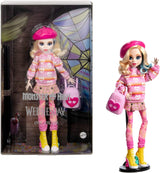 Monster High Wednesday Puppe und Zubehör Pink Enid Sinclair Sammelfigur mit Baskenmütze und Rucksack Puppenständer HXJ05
