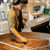 Frühlingsblütenfilter | 250 g Vollkorn | fair und nachhaltig | frisch frittiert | Kaffeebohnen 100 % Arabica | besonderer Kaffee | 19 Gramm Cafe Roastery…