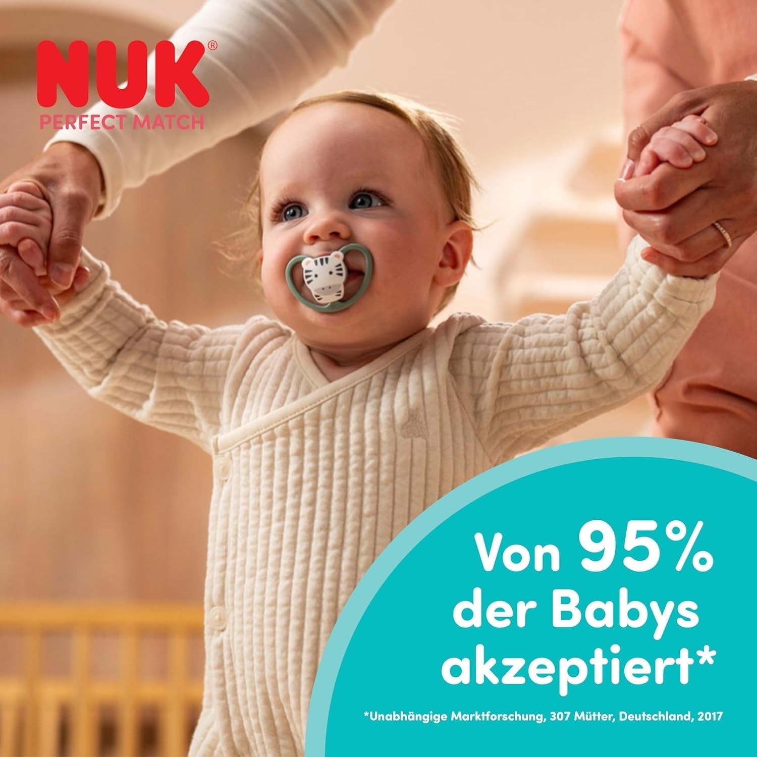 NUK Perfect Match Luftschnuller für Babys | 6-18 Monate | Kieferorthopädische Schnuller, die die Luftzirkulation fördern und durch Speichel verursachte Hautausschläge verhindern | 95 % Akzeptanz bei Babys** | Zebra/Löwe | 2 Stück