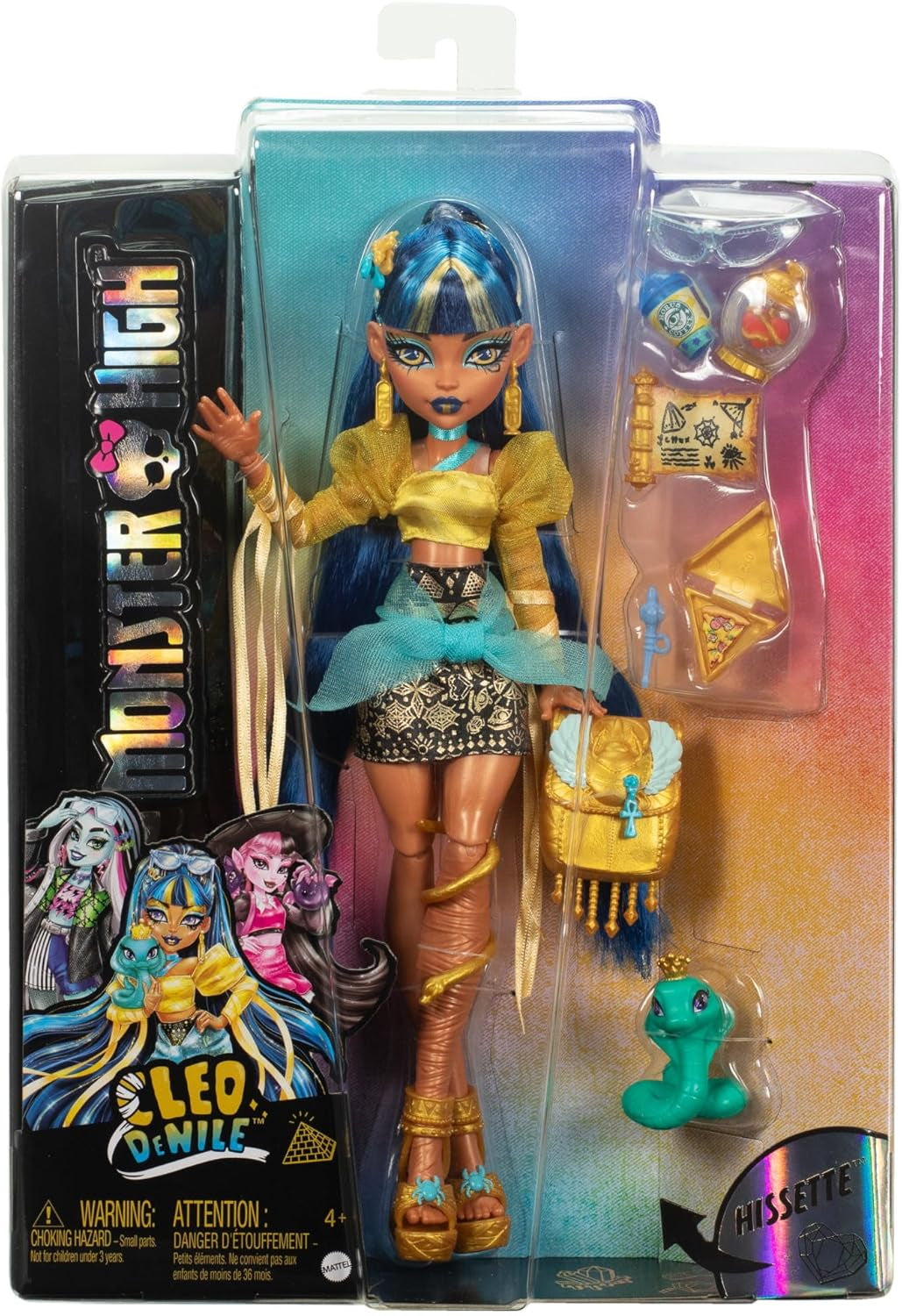 Monster High Cleo De Nile-Puppe in einer goldenen Bluse und einem mehrlagigen Rock, inklusive der Hissette-Kobra und Accessoires wie einer Schultasche, einem Snack und einer Rolle Toilettenpapier, HXH74