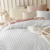 ROOM99 Molly elegante Tagesdecke in Weiß, 240 x 260 cm, vielseitige Tagesdecke als Tagesdecke oder Sofaüberwurf, Decke für Bett und Sofa, Deckenstil, ideal als Tagesdecke, Betten und Decken. Beuche den ROOM99-Store