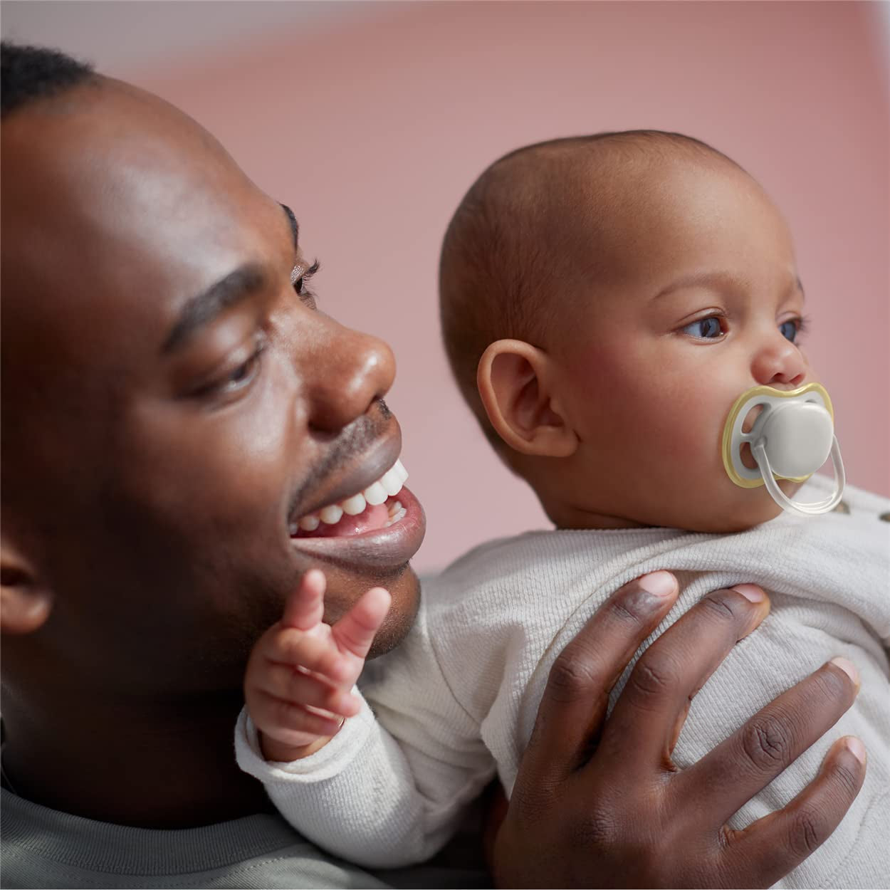 Philips Avent Ultra Air Schnuller, 2er-Pack – Bisphenol-A-Schnuller für Babys von 0–6 Monaten (Modell SCF085/15), braun/grün
