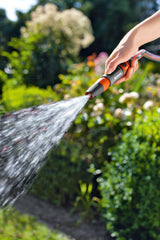 Gardena Sprühset für 13 mm (1/2 Zoll) und 15 mm (5/8 Zoll) Schläuche: Reinigungssprühset mit Aquastop für schnellen Anschlusswechsel (18288-20)
