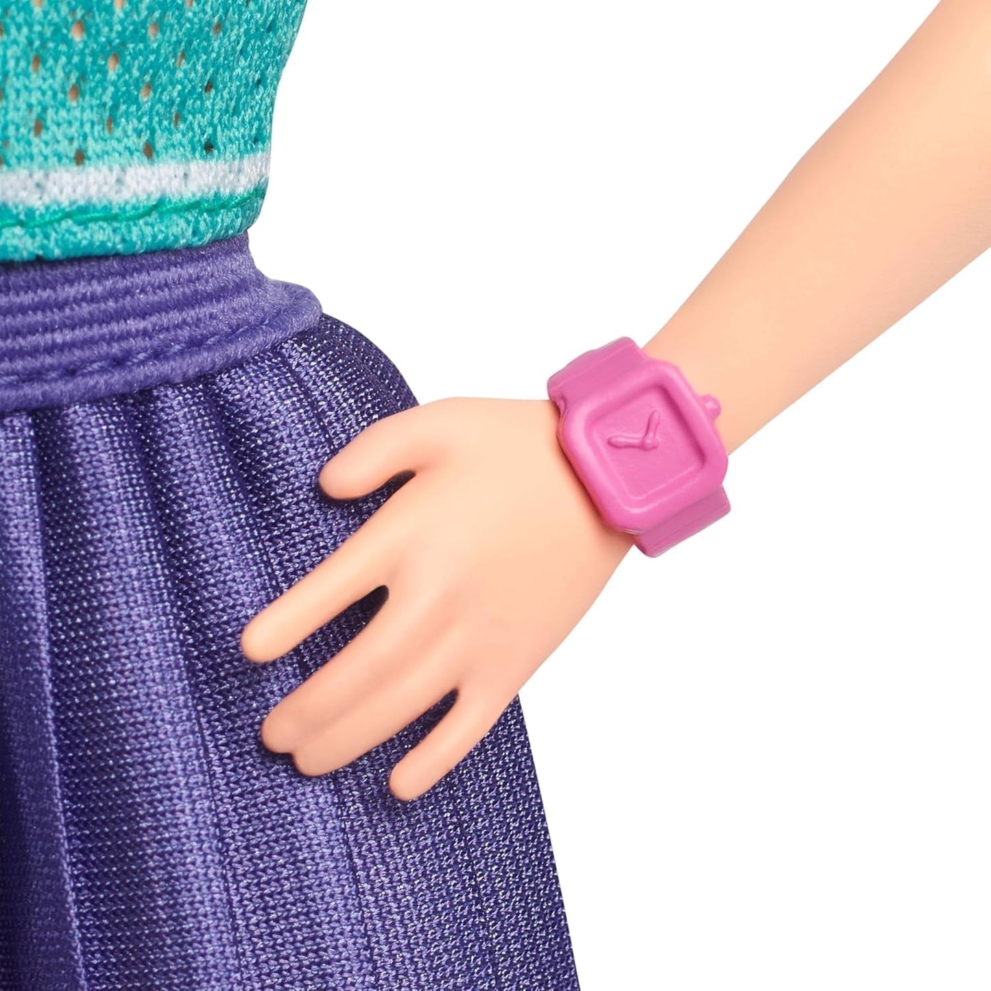 Barbie Fashionistas Puppe Nr. 232 mit roten Haaren, Jersey-Sportoberteil mit B-Aufdruck, lila Faltenrock, Armbanduhr und Turnschuhen, HYT90 Naty Shop Dolls