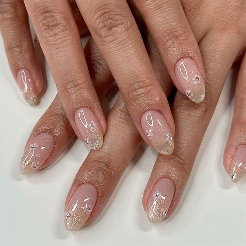 24-teiliges kurzes Press-on-Nägel-Gold-Glitzer-Kunstnägel-Kleber auf rotem Swirl-Kleber-Nägel-Set, Acrylnägel, Damen-Accessoires