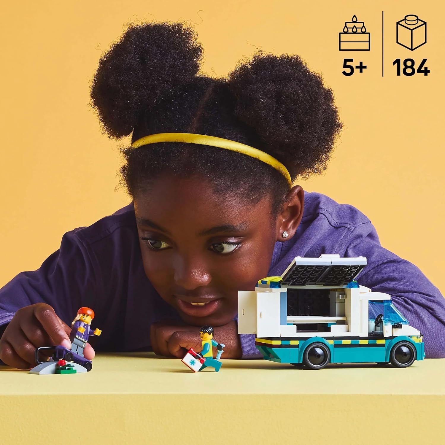 LEGO City Krankenwagen – Spielzeug mit 2 Minifiguren (Skateboarder und Fahrer) – Lernspielzeug für Jungen und Mädchen ab 5 Jahren – Geburtstags- und Weihnachtsgeschenkideen 60451 Bausets Besuchen Sie den LEGO-Store