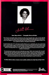 Barbie Signature Debbie Allen Tribute Collection Puppe mit schulterfreiem Oberteil, goldenem Gürtel und lila Fransenhosen und Leggings, JBJ24