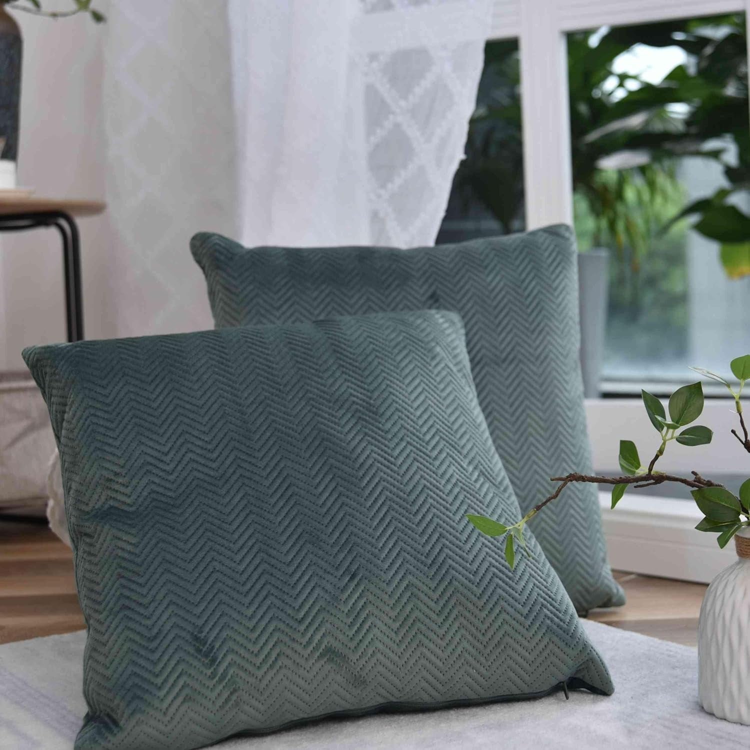 Vorhang-Kastenkissen, dekoratives Kissen, LxB 45 x 45 cm, grüner Jacquard „Greta“ mit Fischgrätenmuster, pflegeleicht, Reißverschluss, weiche Füllung, 320 g, verschiedene Farben, 2023510, Reisekissen, Naty Shop