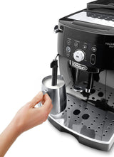 De'Longhi Magnifica S Smart ECAM 230.13.B Vollautomatische Espressomaschine mit Milchaufschäumer für Cappuccino, Espresso, Kaffee und Long Coffee, Direktwahltasten und Drehregler, 2-Tassen-Funktion, schwarz