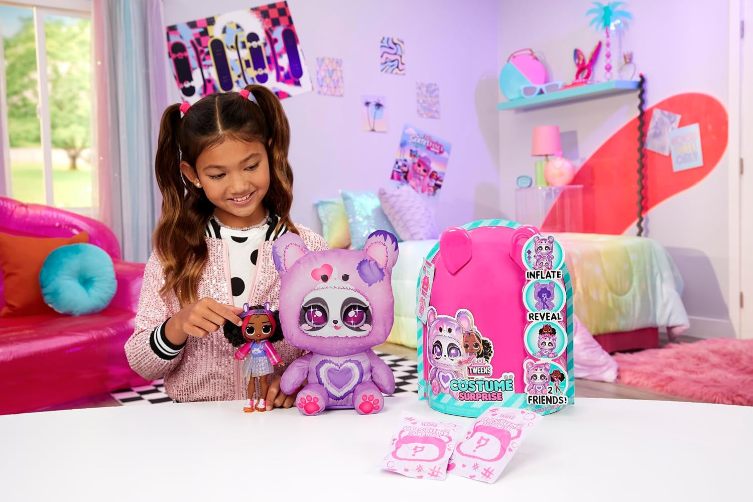 LOL Überraschung! Kostüm für Jugendliche, Überraschungsreifen, niedliche Modepuppe mit aufblasbarem Lila-Panda-Kostüm und viele Überraschungen, darunter tolle Mode und Accessoires – ideal für Kinder ab 4 Jahren
