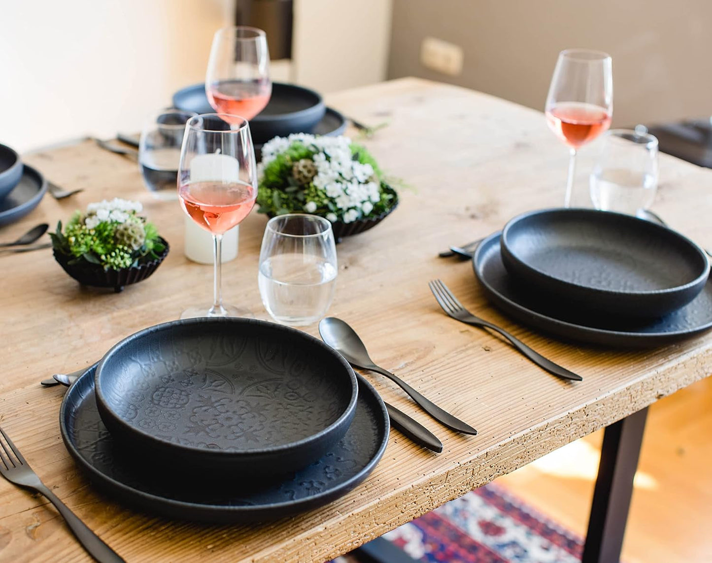 MÄSER 934064 Modernes Vintage-Geschirrset für 2 Personen, maurisches Design mit mattierter Glasur, 8-teiliges Tafelservice, hochwertige Keramikteller und -schalen, Steinzeug, schwarz