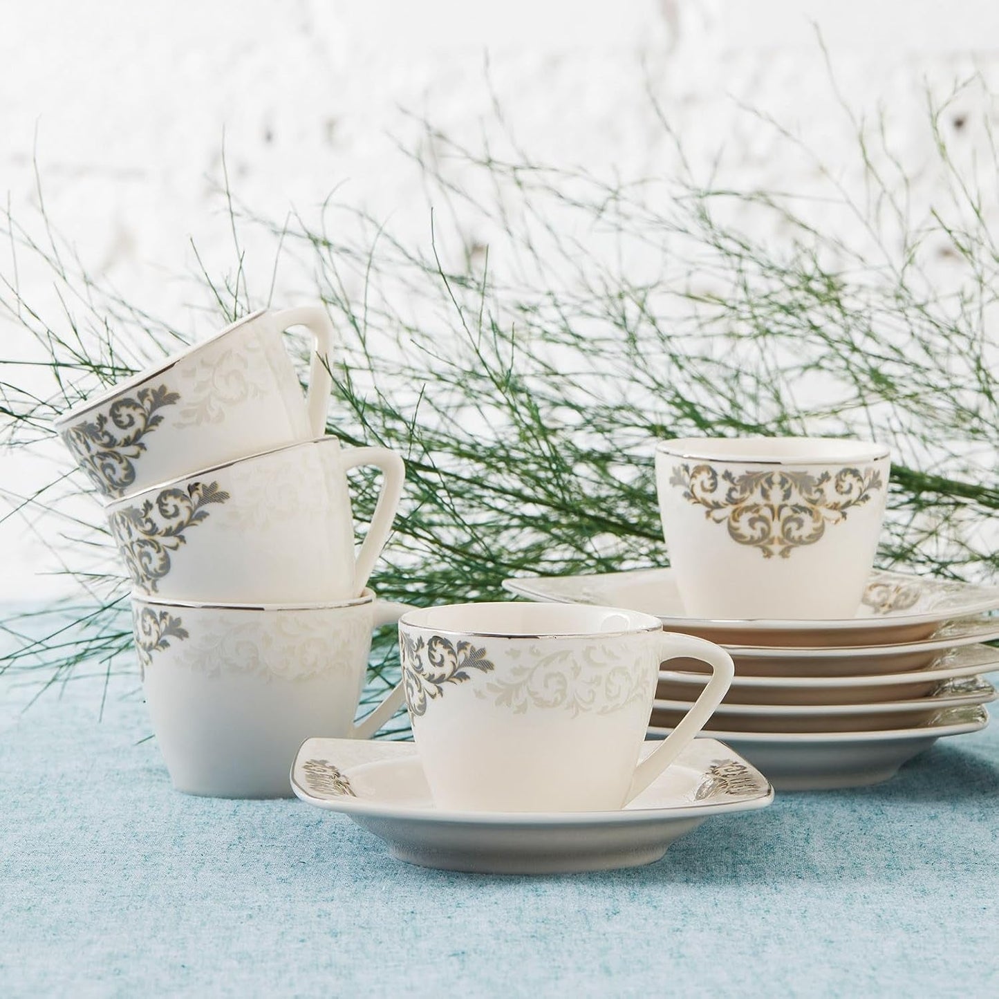 KARACA Nazende Espressotassen-Set aus Porzellan – 80 ml türkische Kaffeetassen mit Untertassen, 12-teiliges modernes Kaffeeservice mit 6 Kaffeetassen und 6 Untertassen, Mokkatassen – Weiß