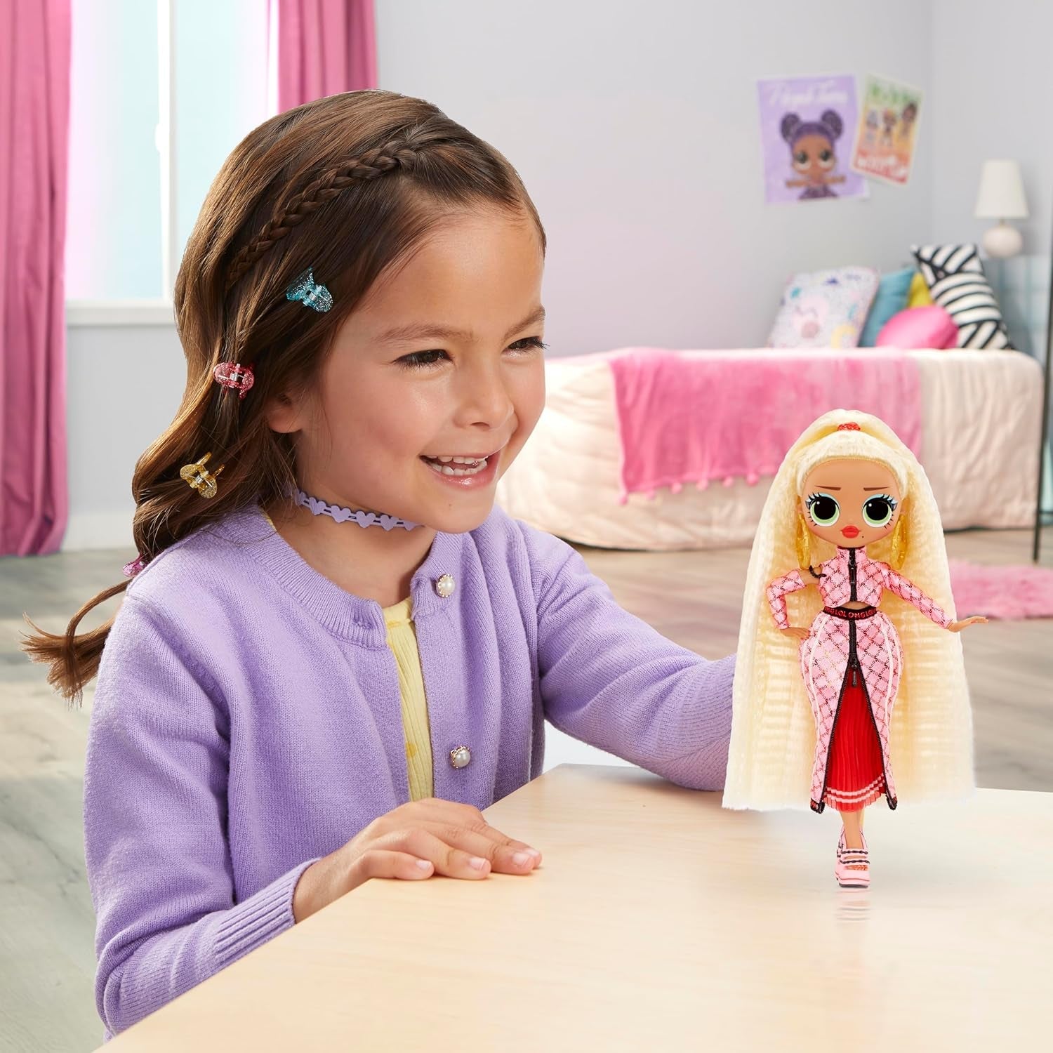 LOL Überraschung! OMG Fashion Doll – Geschenkartikel – mit vielen Überraschungen, darunter austauschbare Mode und tolle Accessoires – ideal für Kinder ab 4 Jahren, Pink
