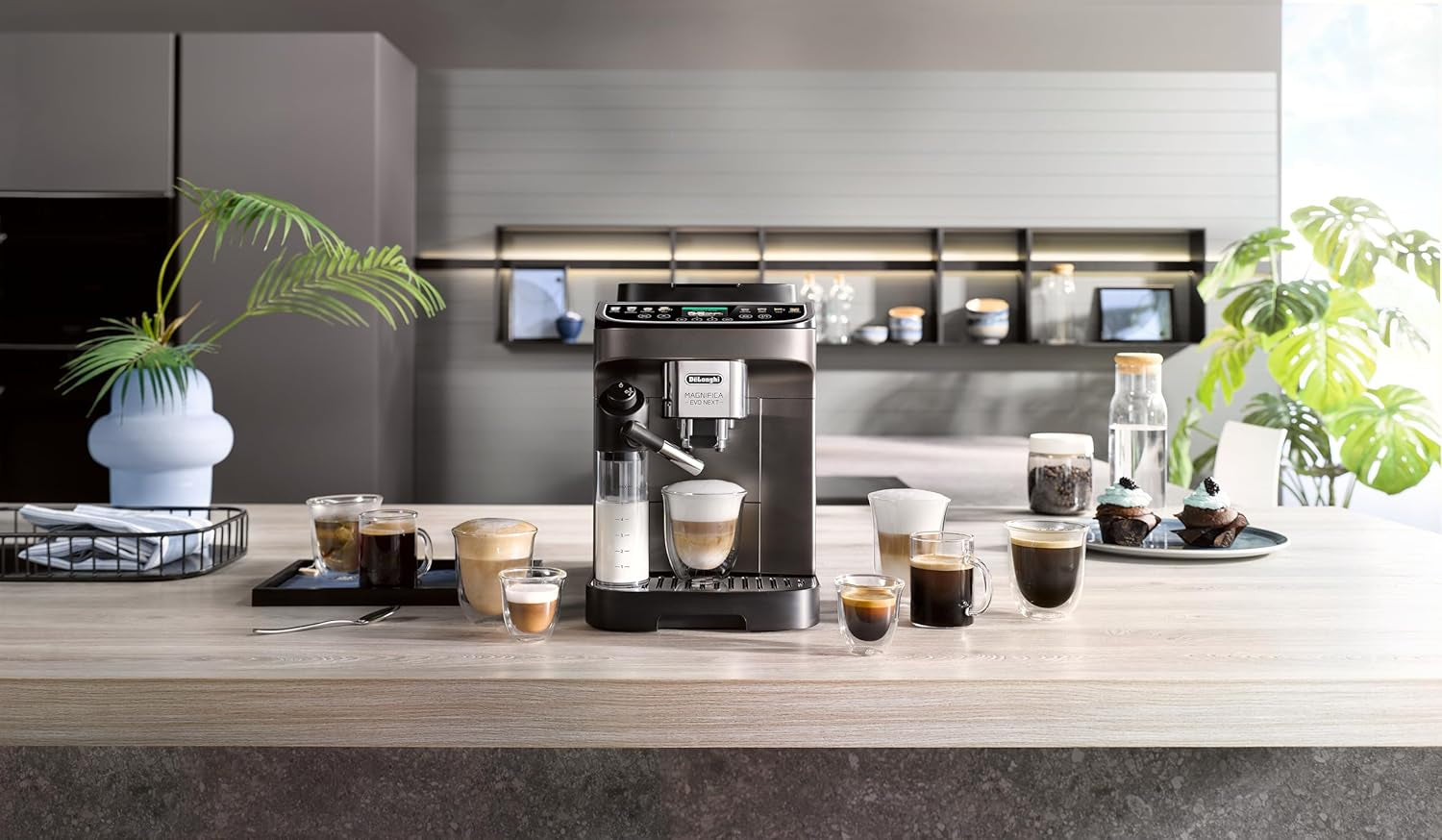 De'Longhi Magnifica Evo Next - Perfetto Vollautomatische Espressomaschine mit LatteCrema Milchaufschäumer, 13 One-Touch-Getränke, Kaffee- und Cappuccino-Zubereiter, Farb-Touchscreen, Titan (ECAM312.80.TB)
