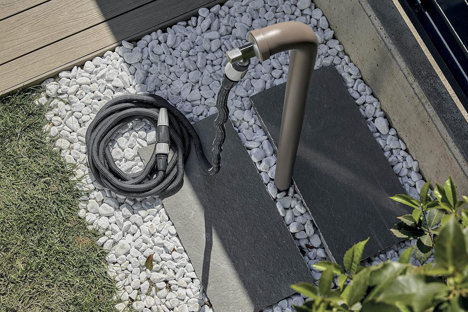 GF SRL, Aquapop Grey Easy 10, 10 Meter selbstverlängernder geflochtener Schlauch, hergestellt in Italien, mit Mini-Gartensprüher und Anschlüssen für die Gartenbewässerung, dunkelgrau