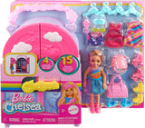 Barbie Chelsea-Puppe und Kleiderschrank-Spielset mit Kleidung und Zubehör, 17-teiliges Set, faltbar zum Spielen und Aufbewahren auf Reisen, HXN03 Naty Shop Dolls
