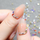 2000 Stück Bunte Strasssteine ​​​​Nägel Glitzersteine ​​​​Nail Charms Nailart Edelsteine ​​​​Nagel Steine ​​​​Glitzer Steine ​​​​Nagel Charms Nägel Zubehör Kristalle Diamant Nageldesign Strass Nail Art Rhinestones Nail Gems