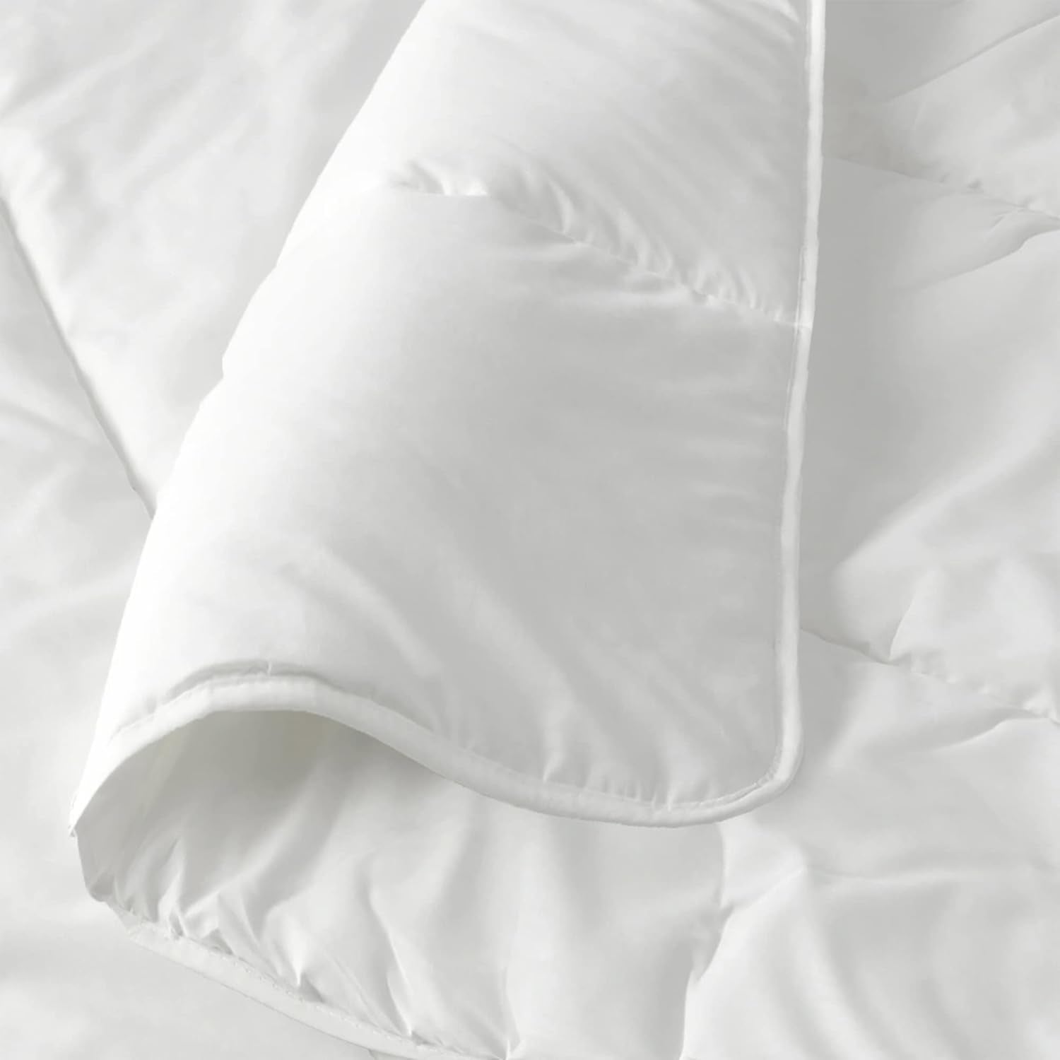 Italienische Bettwäsche Prestige White Winter Quilt, 100 % Mikrofaser, Doppelbett, 250 x 200 cm. Steppdecken und Steppdecken Naty Shop