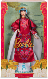 BARBIE Lunar New Year Barbie Puppe – Traditionelles Kleid in glücksbringendem Rot mit Pfingstrosenmuster, cyanblaue Schuhe mit pinken Troddeln, inspiriert von der Peking-Oper, HRM57