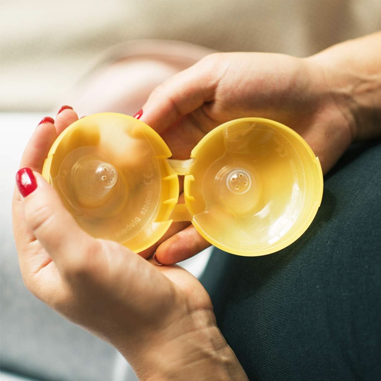Medela 200.1631 Brusthütchen, mehrfarbig Zubehör Essen und Stillen Bebe Naty Shop