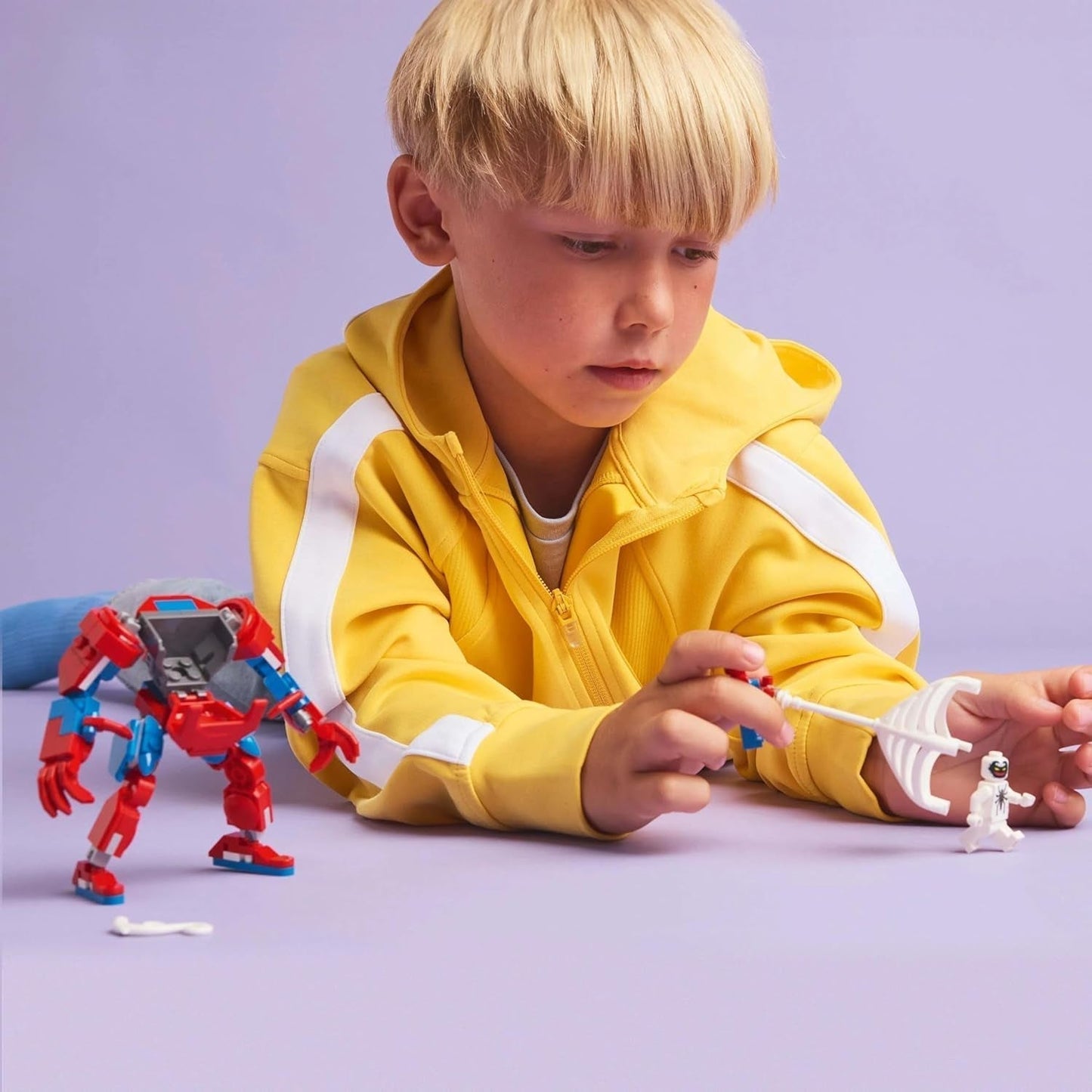 LEGO Marvel Spider-Man Mech Vs. Anti-Venom – Superhelden-Spielzeug mit 2 Minifiguren – Actionfigur mit beweglichen Armen, Beinen und Fingern – Geschenk für Jungen und Mädchen ab 6 Jahren. 76308 Besuche den LEGO-Store Bausets