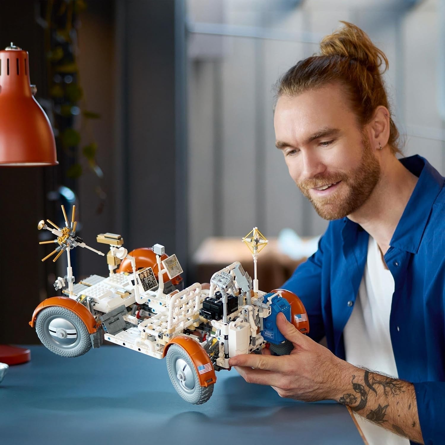 LEGO Technic NASA Apollo Lunar Roving Vehicle (LRV), Mondrover-Modell für Erwachsene, Weltraum-Sammelobjekt für Wissenschaftsbegeisterte, Bauspielzeug, Raumfahrzeugmodell 42182 Bausätze Besuchen Sie den LEGO-Store