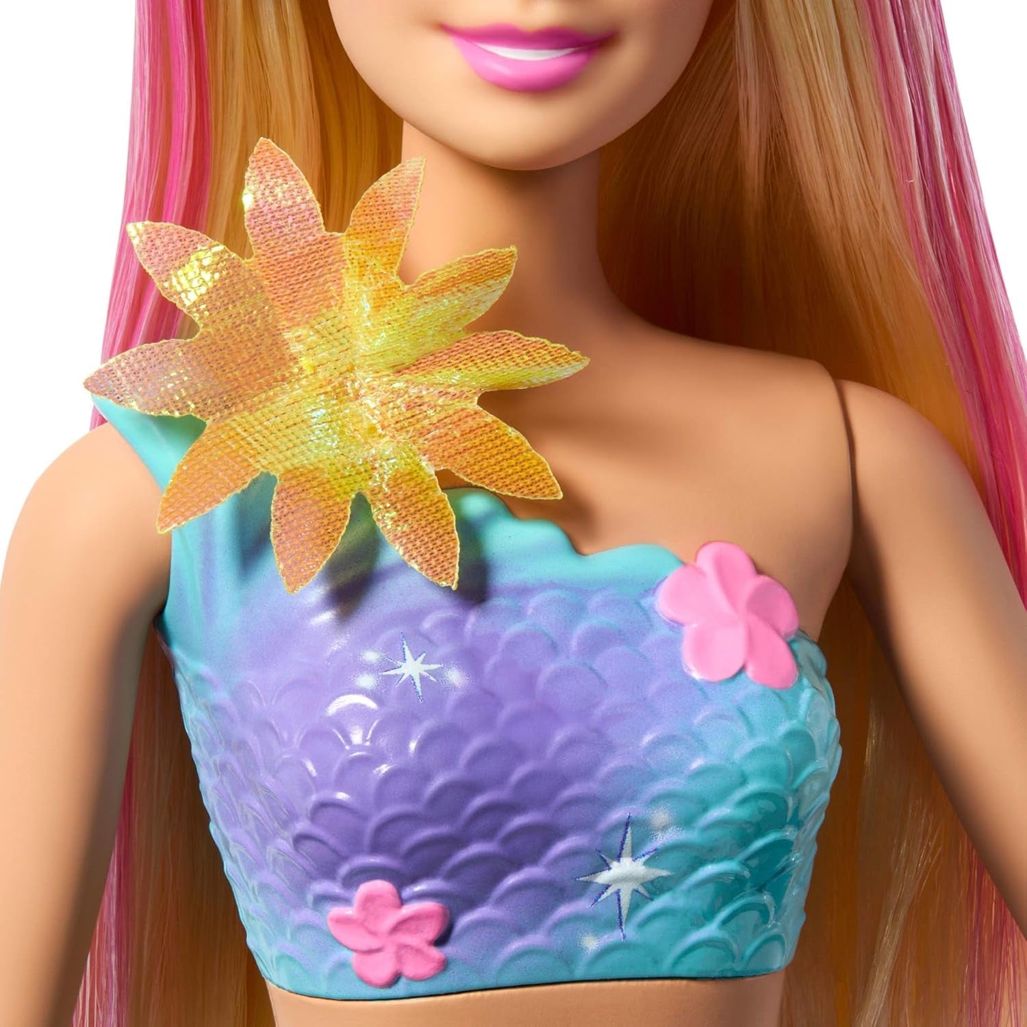 Barbie Meerjungfrauen-Spielzeug Puppe mit magischer Überraschungs Blüte, Schwanzflosse mit Farbverlauf, perlenbesetzten Haarreif und langem blonden Haar mit rosa Strehchen, JDM72