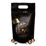 Lindt LINDOR Extra Dark Chocolate Balls und LINDOR Strawberry Creme Chocolate Balls | 1 kg wiederverschließbarer Beutel | ca. 80 weiße Schokoladenkugeln mit Erdbeercreme