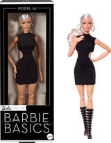 Barbie Basics Modell 2 Sammlerpuppe mit blonden Haaren, schwarzem Minikleid und Gladiatorstiefeln, Einheitsgröße, beweglicher Körper und austauschbarer Kopf, JBH71