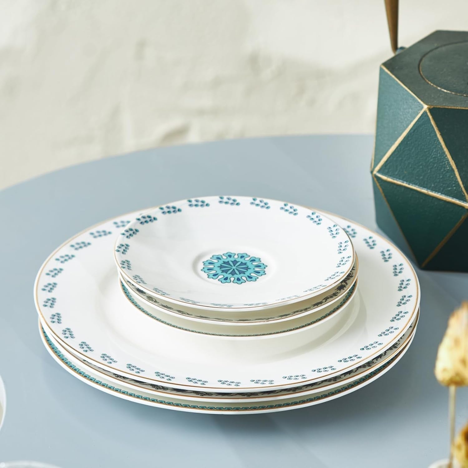 Karaca İznik Dessert-Set für 6 Personen, 18-teilig – elegantes Geschirr für köstliche Desserts
