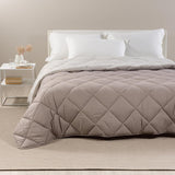 Caleffi Steppdecke für Doppelbett, Winter, 260 x 265 cm, Mikrofaser, Doppelbett, Winter, weich, bequem, gepolstert, langlebig, waschbar, Anti-Allergie-Steppdecke, hergestellt im Naty Shop, Steppdecken und Steppdecken, Haselnuss, 260 x 265 cm