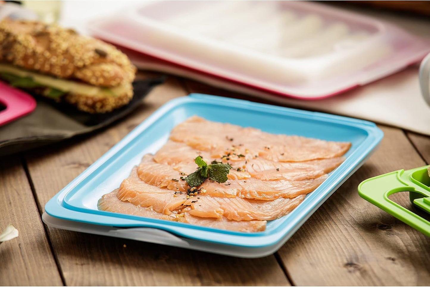 TATAY Fresh Slicer Box 4er-Set, BPA-frei, wiederverwendbar, stapelbar, spülmaschinenfest und MWO, zufällige Farben. Maße: 17 cm x 3,2 cm x 25,2 cm. Aufbewahrungsboxen für Lebensmittel von Naty Shop