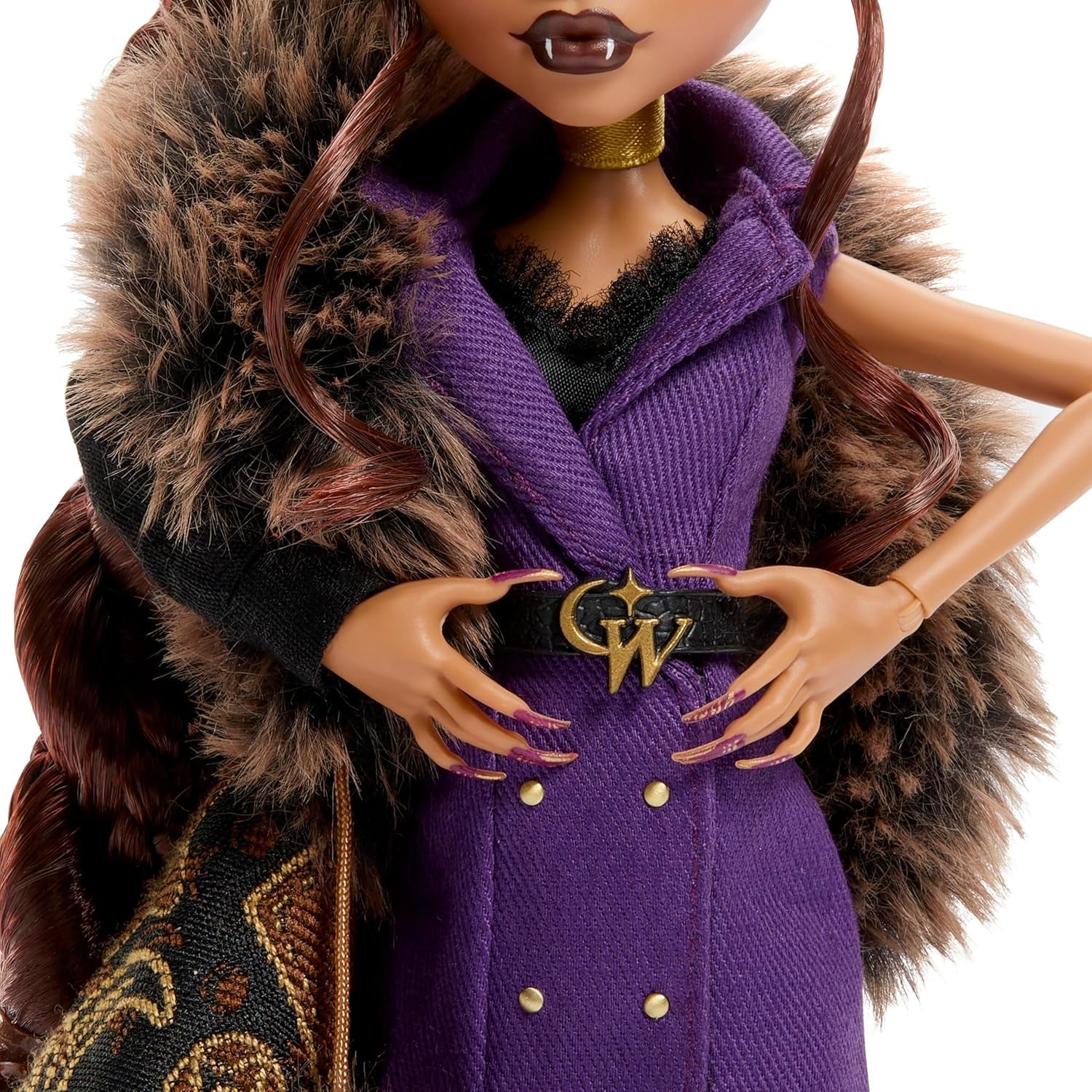 Monster High Doll House of Wolves Clawdeen Wolf Sammelfigur mit Kunstpelz-Jacquard-Mantel, lila Jacke, Kleid, goldenen Hosen und Accessoires JDR66