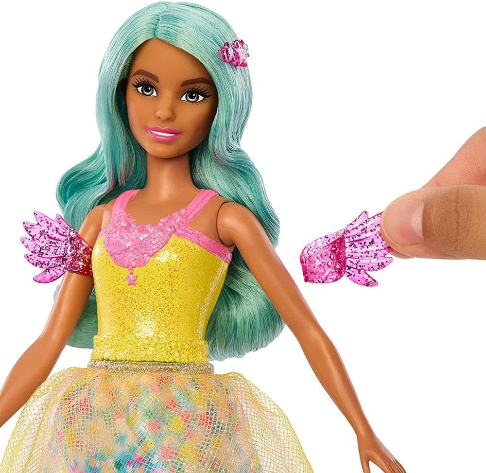 Barbie Hidden Magic – Teresa-Puppe mit Feen-Outfit, welligem Haar und Kamm für lustiges Frisieren, ab 3 Jahren, HLC36