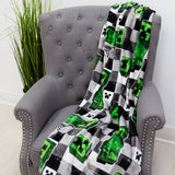 Character World Minecraft Offizielle Fleecedecke | Scribble Design Reversible 2 Seiten, superweiche, warme Decke für Betten und Decken. Besuchen Sie den Character World-Store