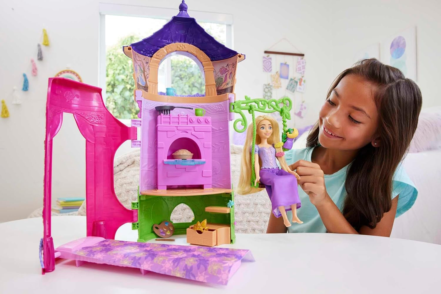 Disney Princess HMV99 – Beweglicher Rapunzel-Puppen- und Spielturm mit rundum Spaß, 6 Spielbereichen und 15 Zubehörteilen, inspiriert vom Disney-Film, Spielzeug für 3-jährige Puppen Naty Shop Dolls