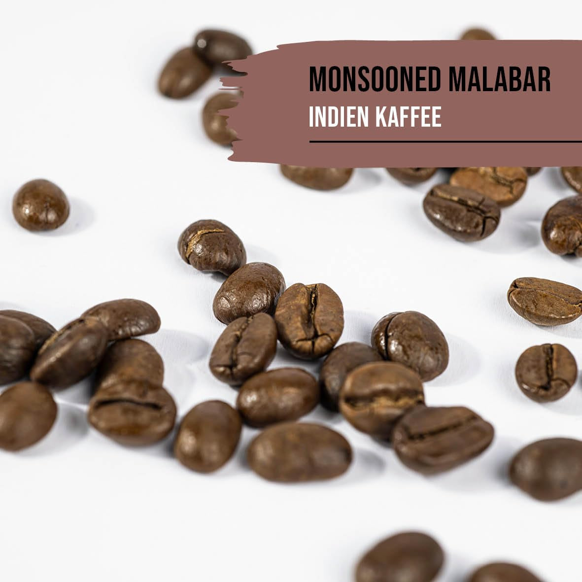 STARKER TOBAK Monsooned Malabar-Kaffee, ganze Bohne, handgeröstet – mittlere Röstung, Indien, 100 % Arabica, geeignet für Filterkaffee, French Press, Kaffeevollautomaten, schonend für den Magen – extra niedriger Säuregehalt