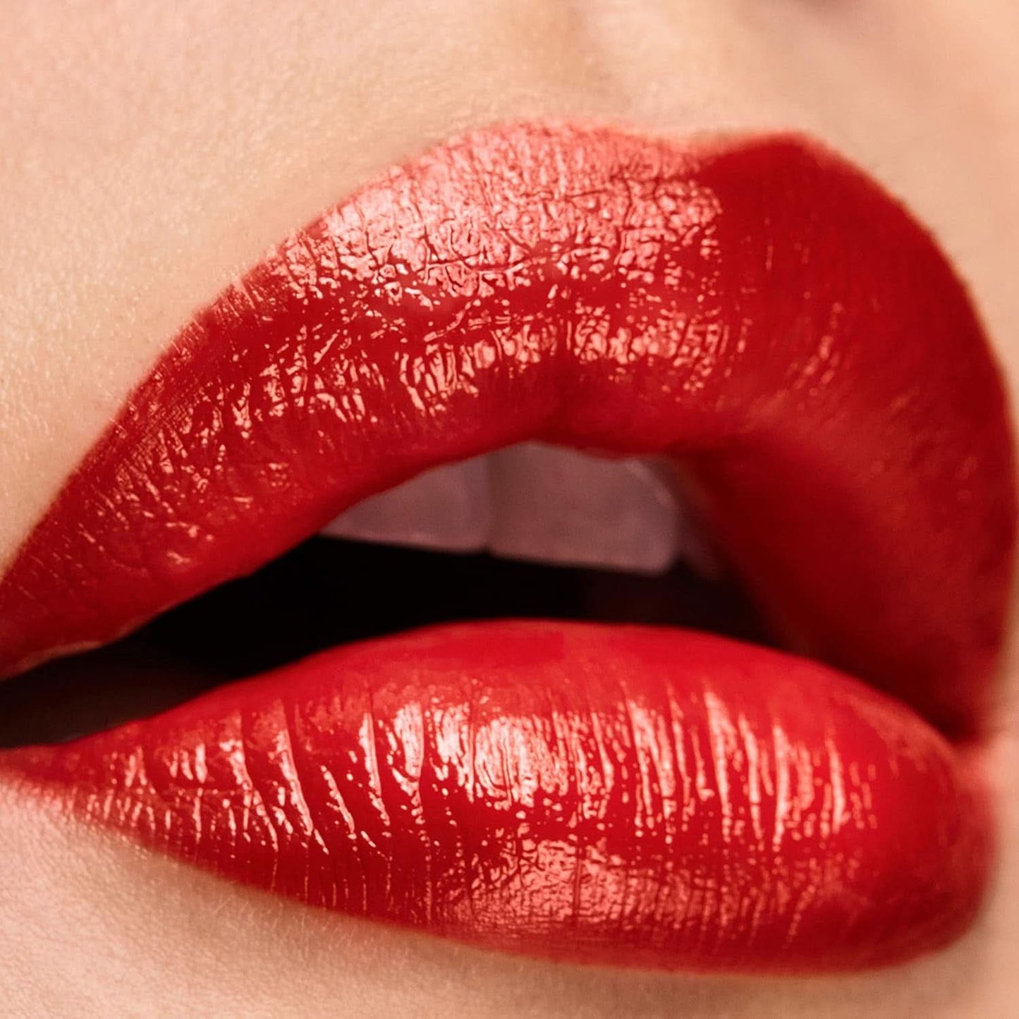 Elizabeth Arden Lippenfarbe, Real Red Cosmetics und Beauty Naty Shop