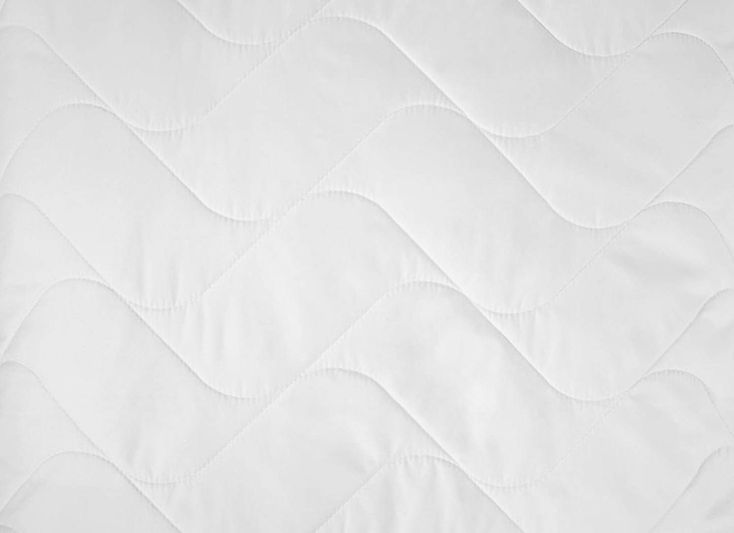 Traumnacht Topcool Kissen, mit atmungsaktiven Funktionsfasern, 80 x 80 cm, Öko-Tex zertifiziert, hergestellt nach dem deutschen Qualitätsstandard Naty Shop Standardkissen
