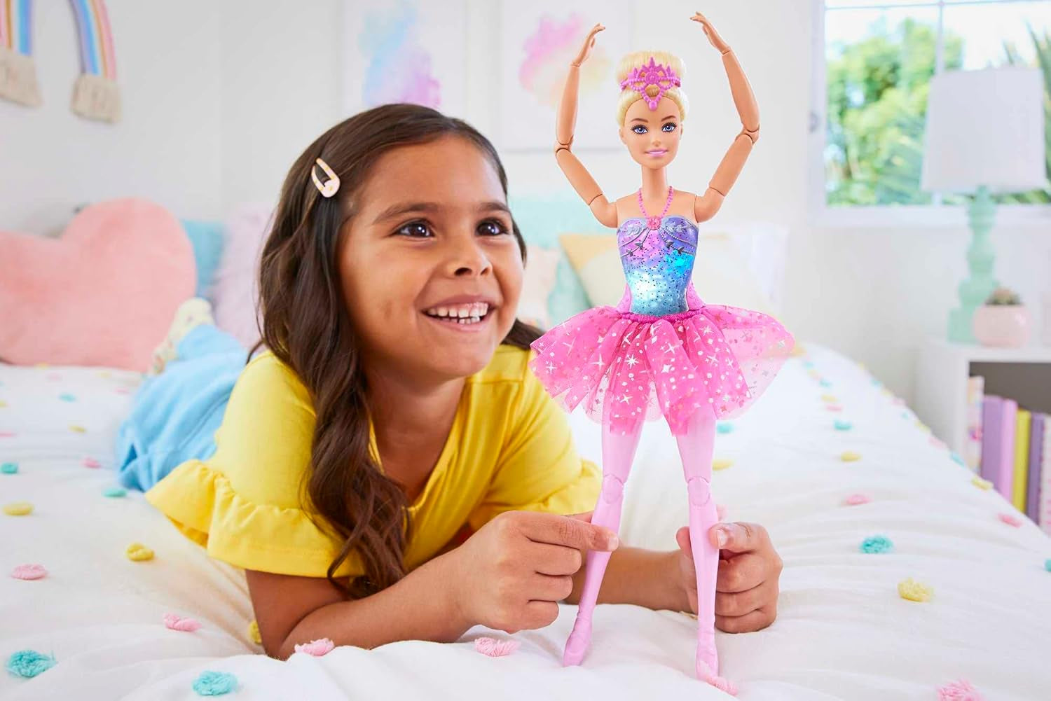 Barbie Dreamtopia Magische Ballerina-Puppe mit Lichtern, rosa Tutu und blonden Haaren, 5 Licht- und Soundeffekte, positionierbare Barbie, ab 3 Jahren, HLC25