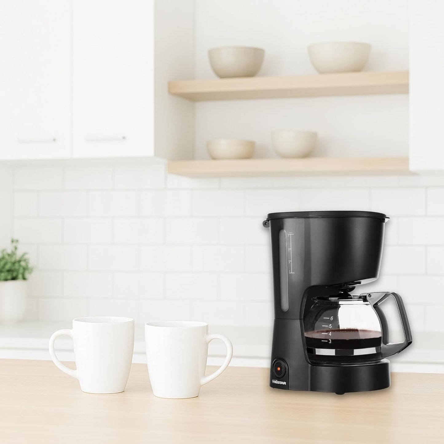Tristar-Kaffeemaschine, Kapazität 6 Tassen, 600 W, Warmhaltefunktion, automatischer Stopp, Dauerfilter, Anti-Tropf-System, kompakt und tragbar, leicht zu reinigen, CM-1246