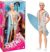Barbie der Film – Puppe für Filmfans, Ken-Puppe, Sammlerpuppe mit Surfbrett und Turnschuhen, beweglicher Körper, platinblondes Haar, geeignet als Geschenk für 3-jährige Kinder, HPJ97 Naty Shop Dolls Standardtitel