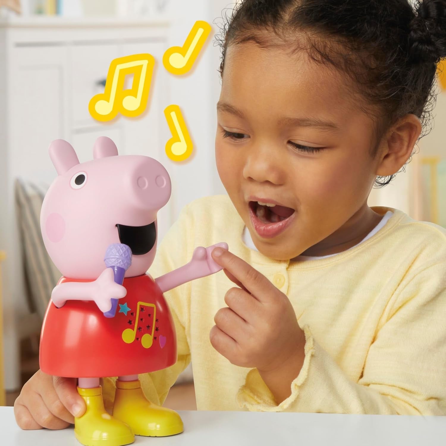 Peppa Pig Puppe, sprechend und singend, rosa, 20 cm