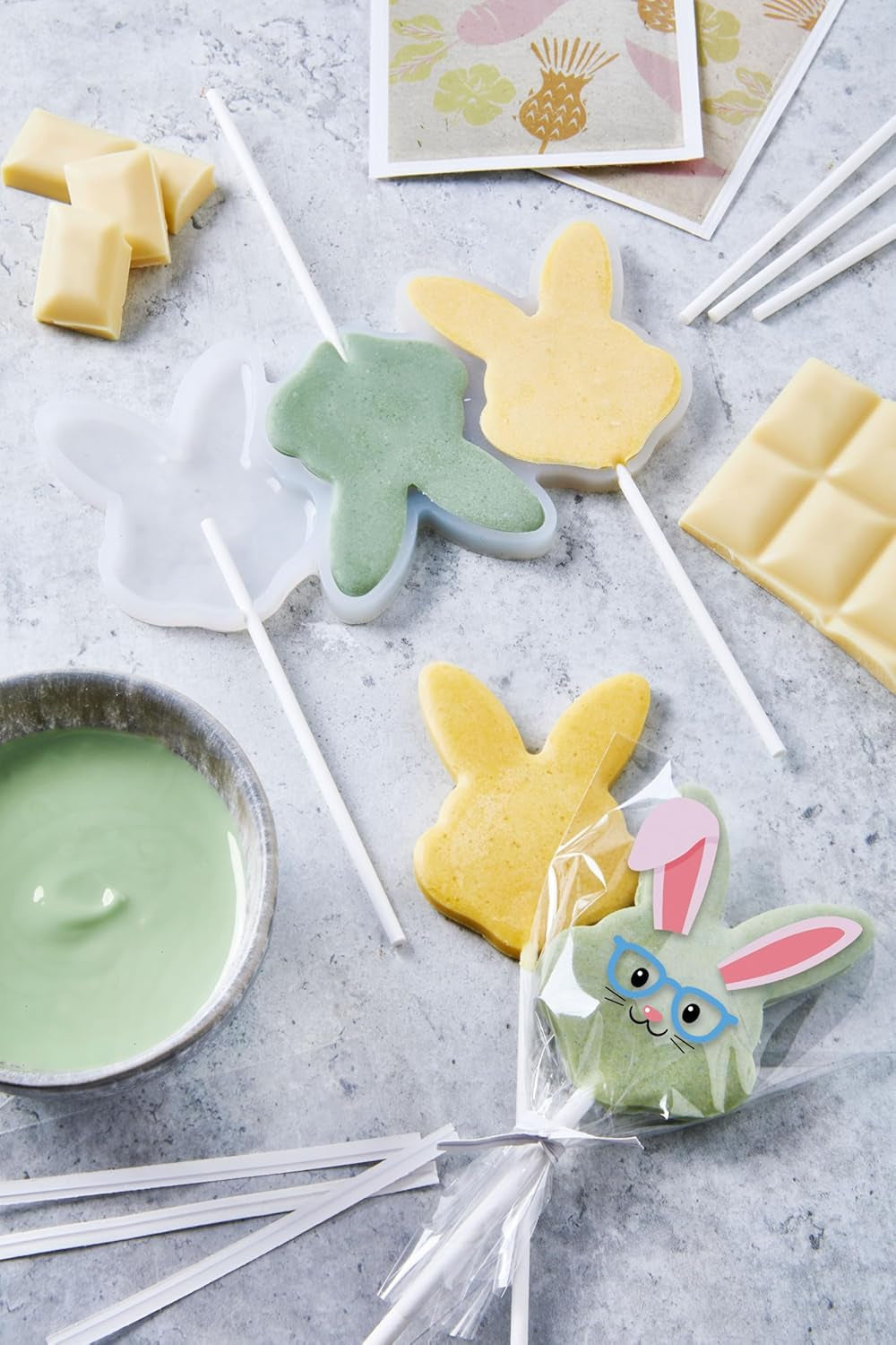HEITMANN KREATIV - Schokoladenlutscher - Mit pflanzlichen Pulverfarben - Gelb und Grün - DIY-Set - Ostern