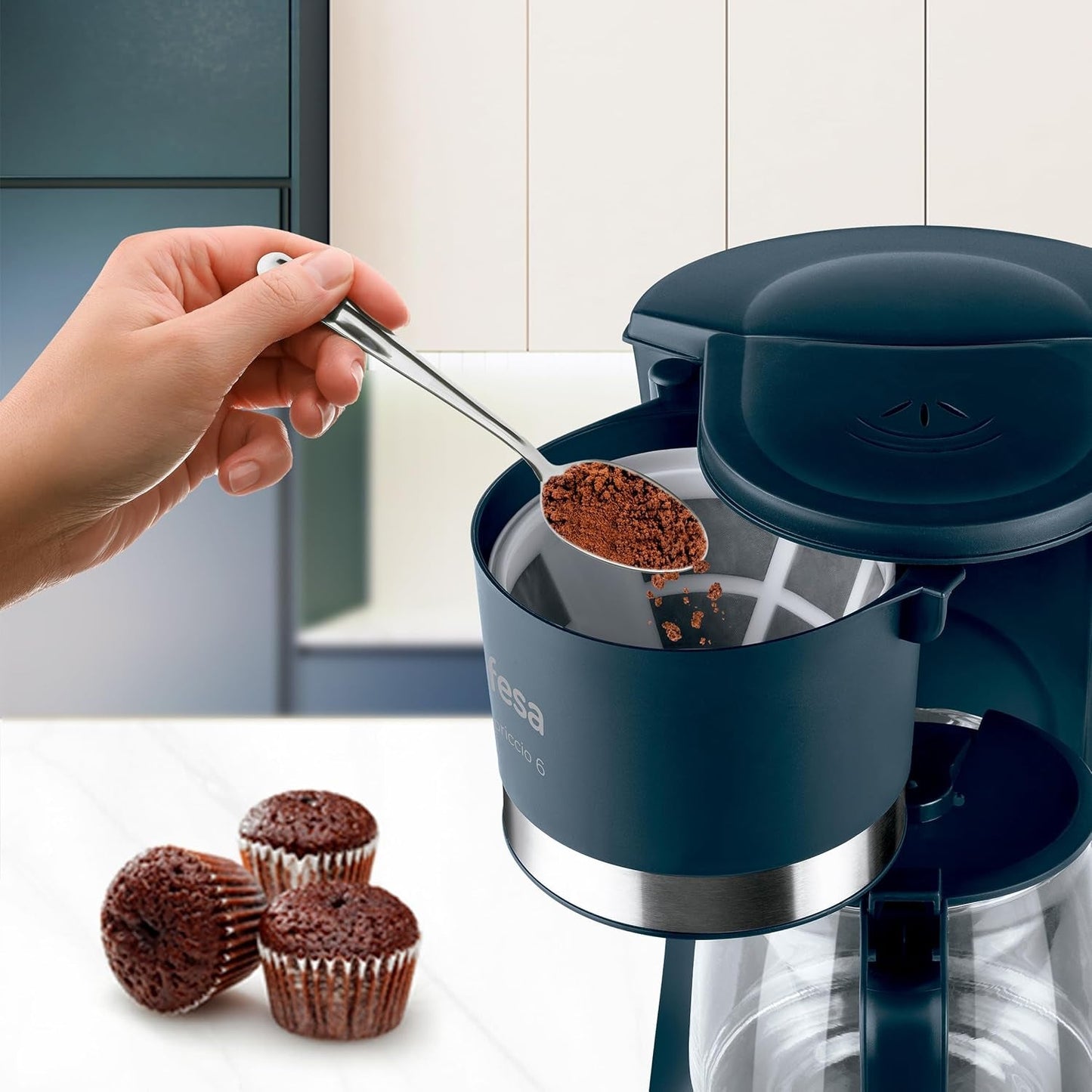 Ufesa CG7114 Capriccio Filterkaffeemaschine, 6 Tassen, 600 W, Karaffe 0,6 l, Anti-Tropf-System, automatische Abschaltung, blau