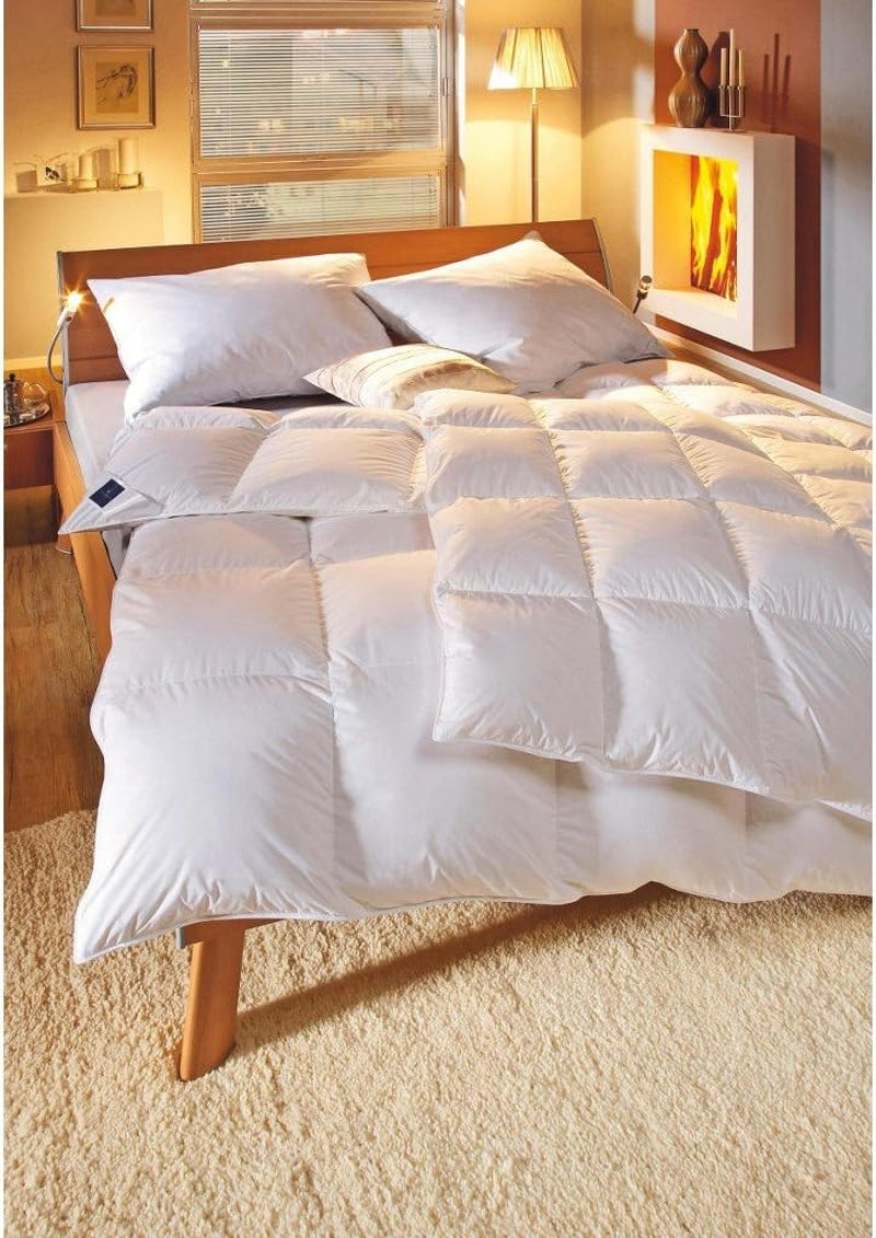 Billerbeck Kissen E04 Gold Edition 15 mit fester Unterstützung – 80 x 80 cm – Daunenkissen geeignet für Allergiker mit weichem Bezug. Naty Shop Standard-Kissen