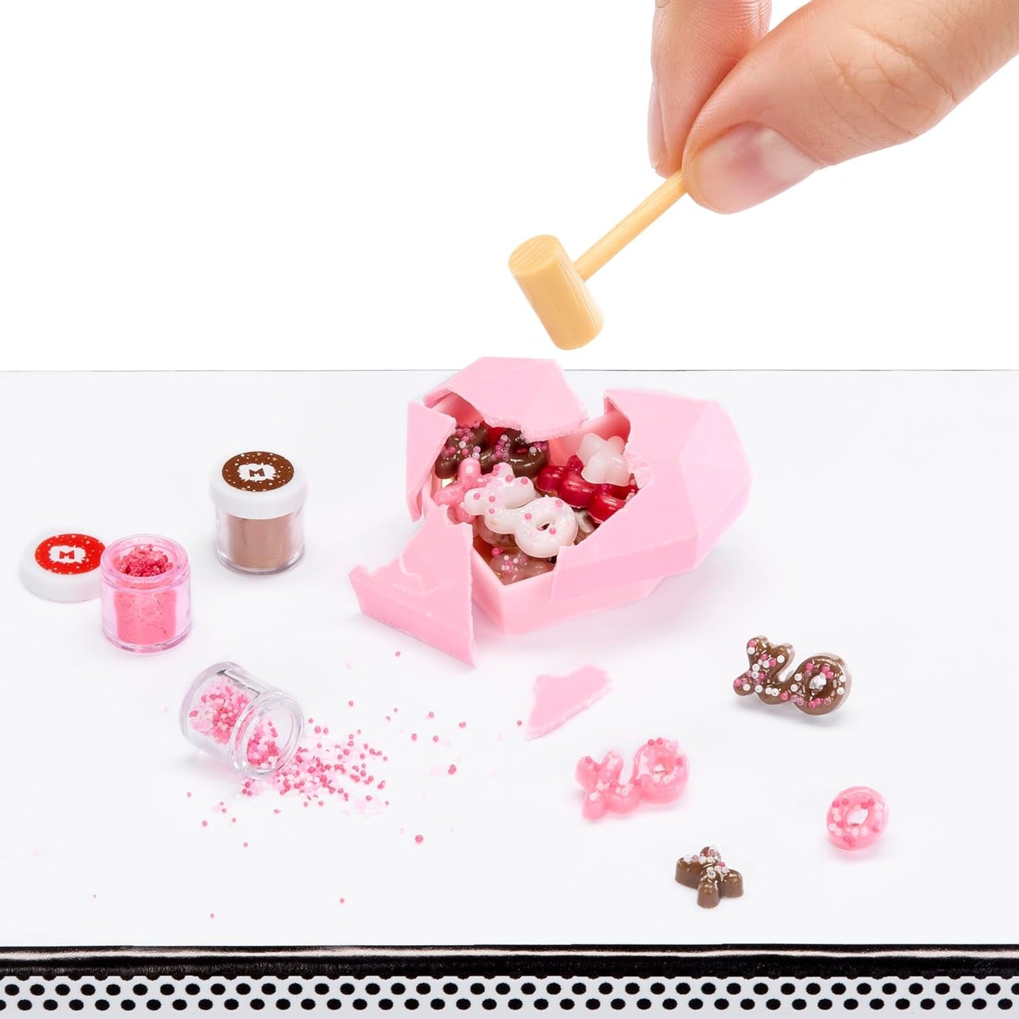 MGA Miniverse – Make It Mini with Love – Mini-Sammlerstücke, DIY-Harz-Bastelset, Valentinstag-Serie, Lebensmittelnachbildungen, nicht essbar – für Sammler und Kinder ab 8 Jahren