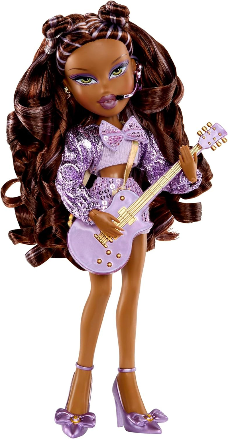 BRATZ Pop Starz Sasha – Modepuppe mit Sammel-Schlüsselanhänger, Outfit und Musikzubehör